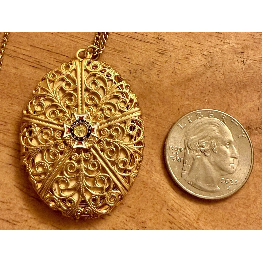 Vintage VFW Auxiliary Gold Tone Filigree Locket Pendant Necklace 18" Chain
